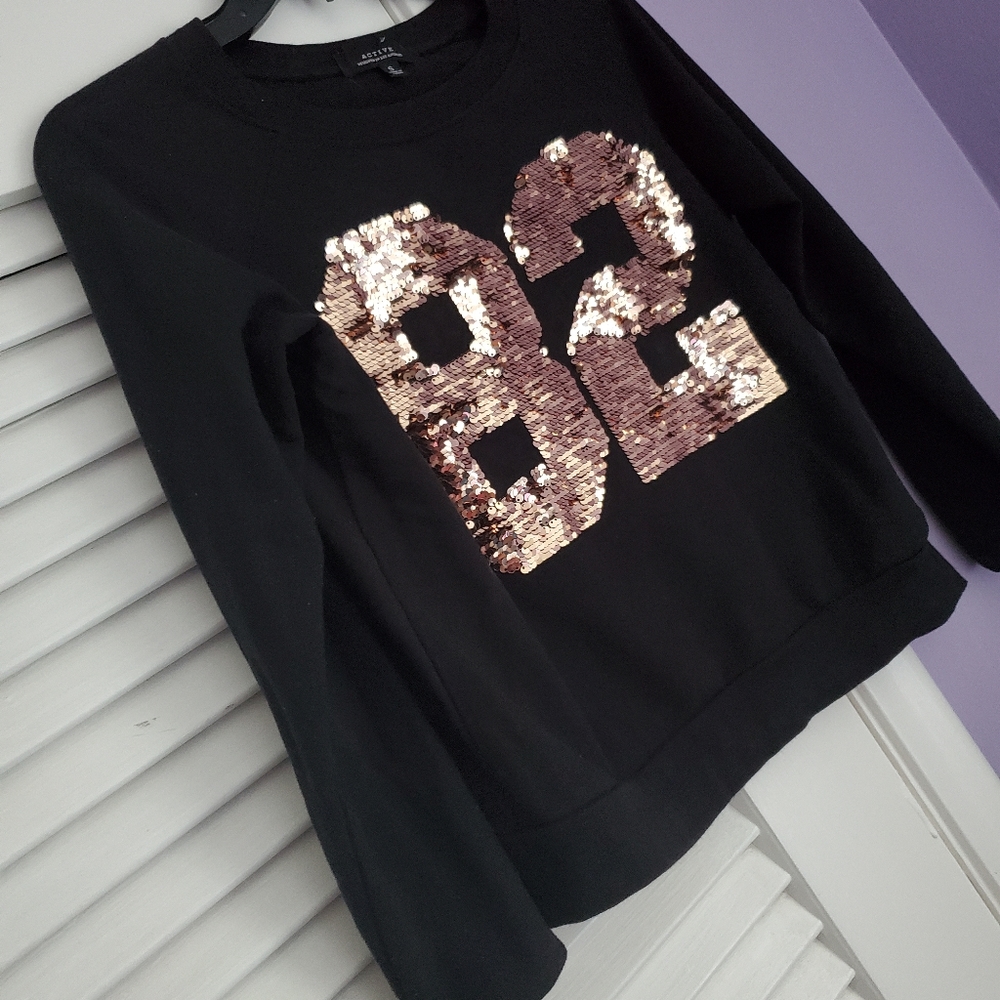 Long sleeve sweater shirt